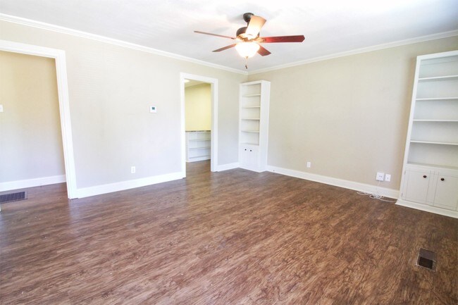 Foto del edificio - 303 N 43rd St