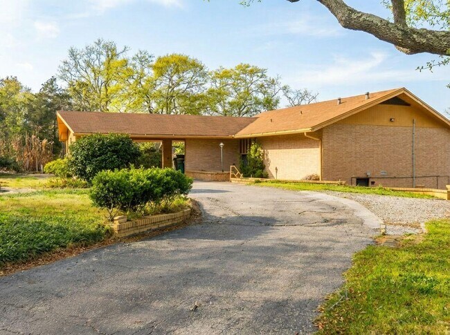 Building Photo - 632 Gap Creek Dr