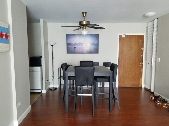 Comedor - 607 W Wrightwood Ave