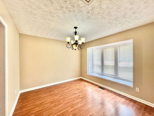 Building Photo - 384 McKees Rock Ln