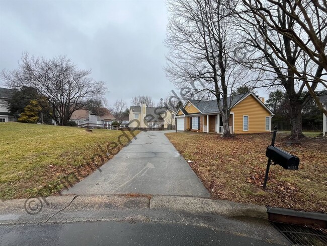 Foto del edificio - Mint Hill area ranch with Garage