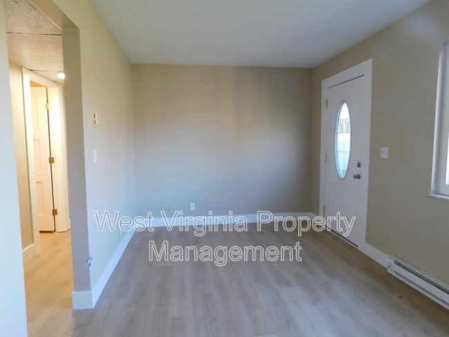 Building Photo - 98 Goodman Dr