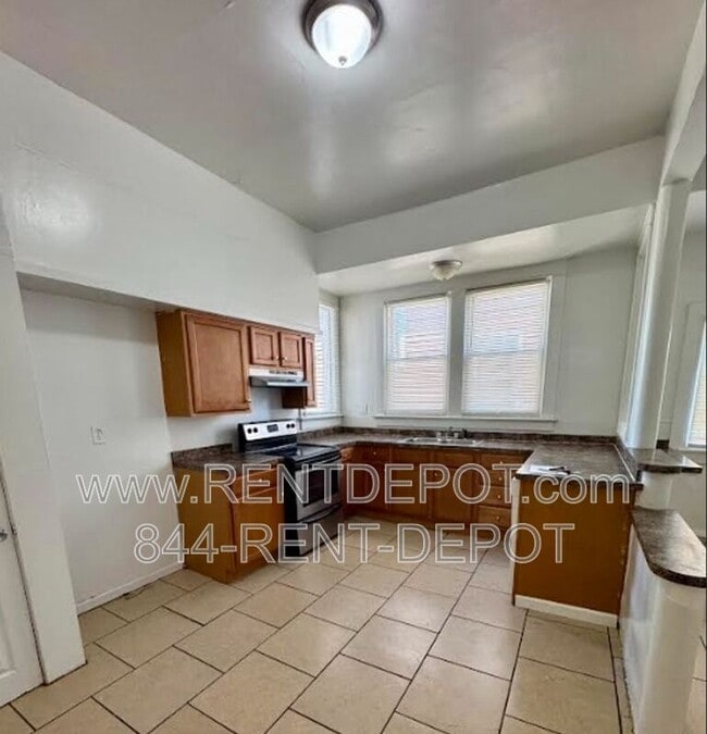 Foto del edificio - 821 E Gum St