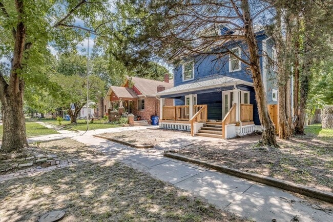Building Photo - Riverside home for rent