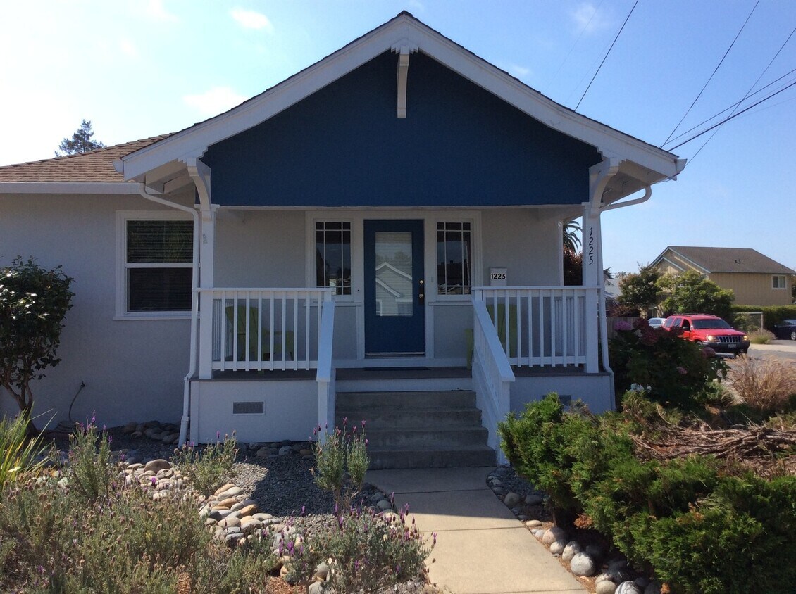 Primary Photo - Charming Seabright Beach Cottage!