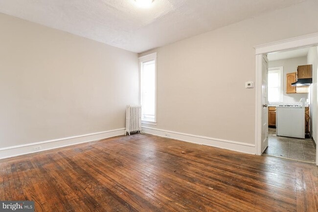 Building Photo - 2230 S 70th St