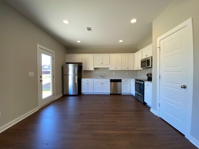 Building Photo - Home for Rent in Tuscaloosa, AL!!! Availab...