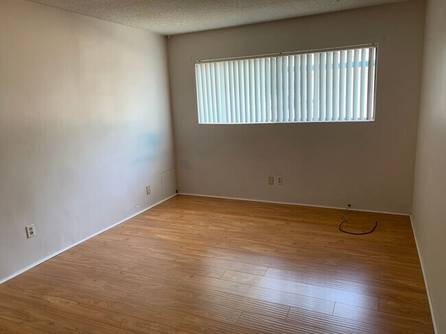 Foto del edificio - 387 N Mentor Ave