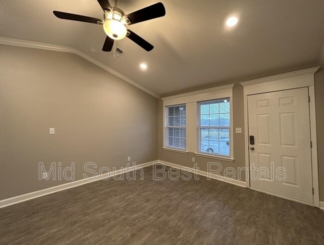 Building Photo - 128 Finch Rd