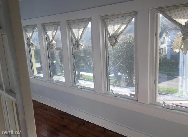 Building Photo - 3 br, 2 bath Apartment - 2422 Broadway Street