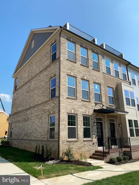 Building Photo - 100 Stowe Dr