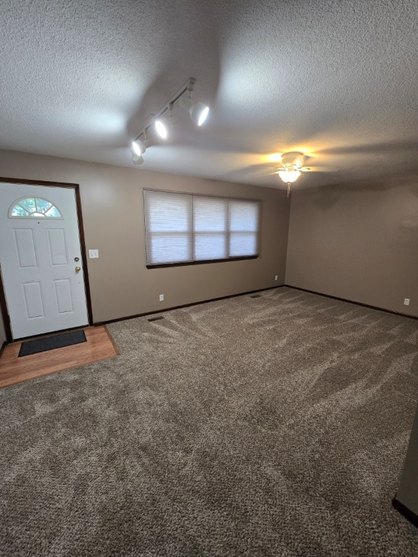 Foto del edificio - 1123 Starview Ln