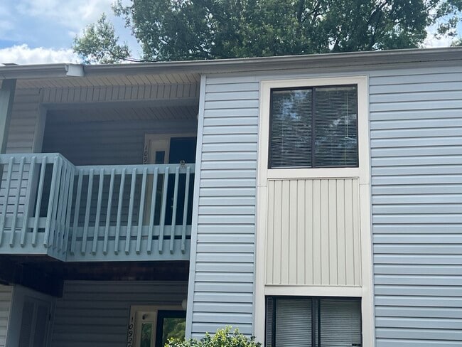Building Photo - 10933 Harrowfield Rd