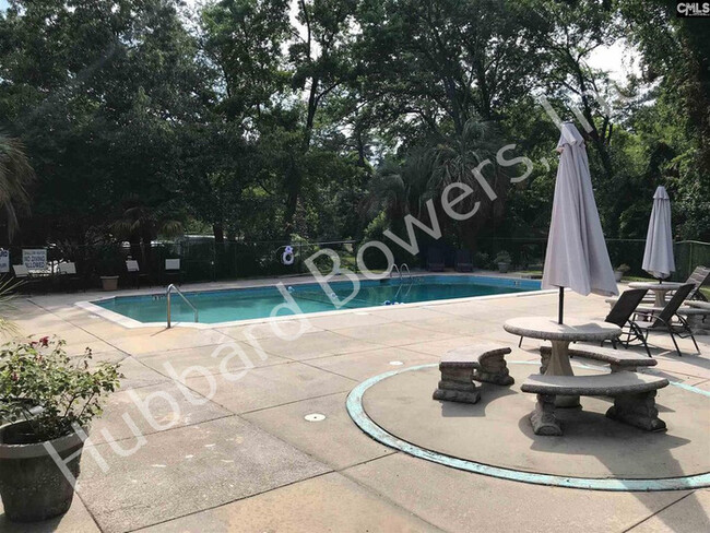 Foto del edificio - 5516 Lakeshore Dr