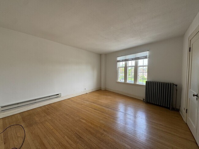 Foto del edificio - 28W579 Stafford Pl