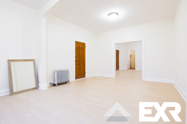 Building Photo - 893 Albany Ave