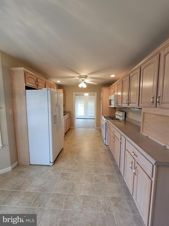 Building Photo - 148 Ginkgo Ct