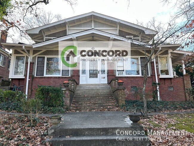 Foto del edificio - 108 S Park Dr