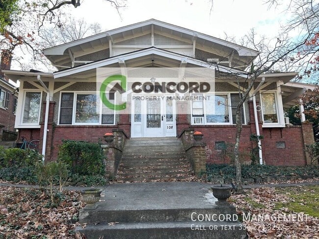 Building Photo - 108 S Park Dr