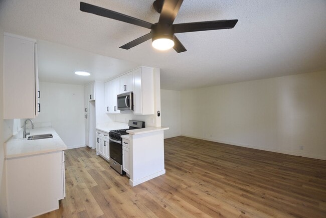 Building Photo - 11255 Camarillo St