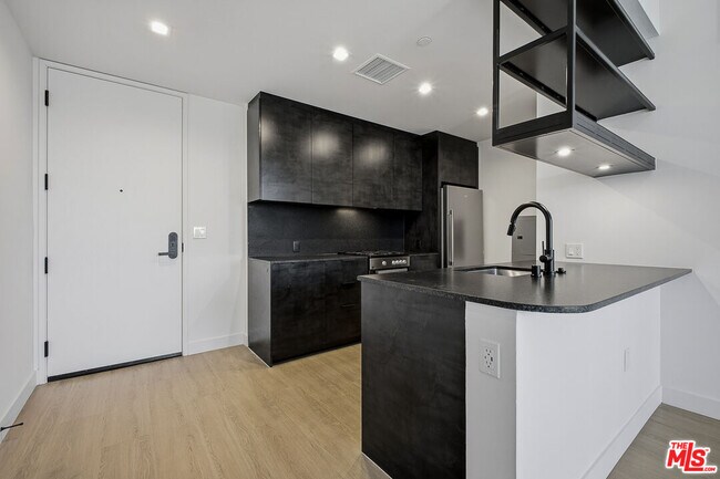 Foto del edificio - 10700 Tabor St