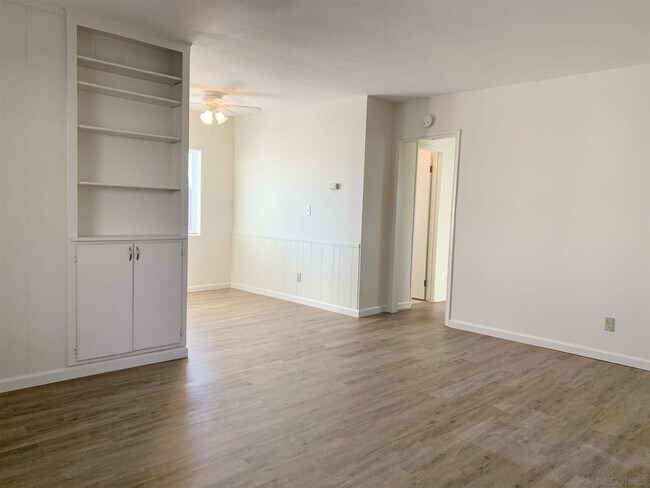 Building Photo - 3204 Collier Ave