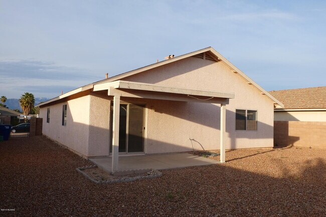 Building Photo - 8042 E Sundew Dr