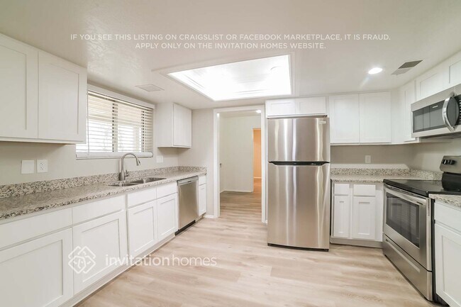 Foto del edificio - 4454 N 105th Ave