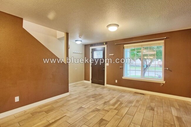 Foto del edificio - 4 Bed, 2.5 Baths Home in Hazel Dell Near R...
