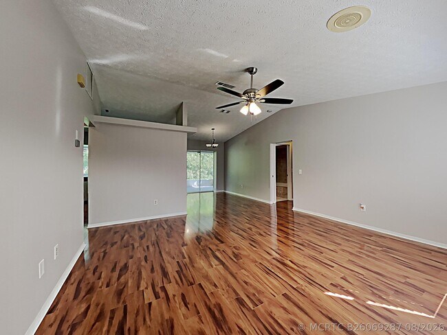 Foto del edificio - 4215 SW Jarmer Rd