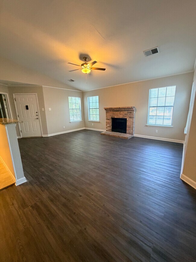 Building Photo - 4803 Hamilton Wolfe