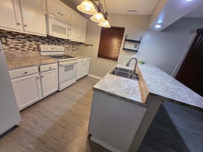 Building Photo - 283 Ferdinand Cir