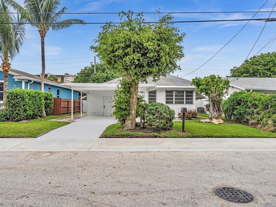 Primary Photo - 99 18th Ave S