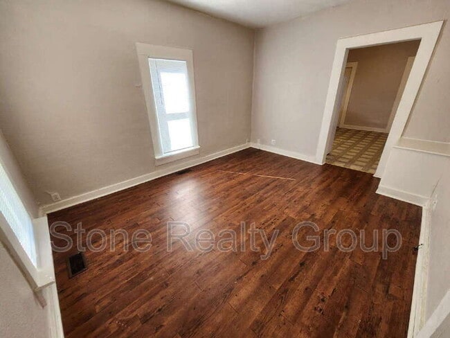 Building Photo - 233 S Lincoln St