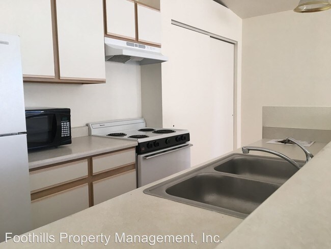 Building Photo - 2587 S Quirt Cir