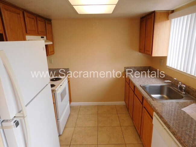 Building Photo - 3 br, 2 bath House - 8907 Rancho Grande Ct