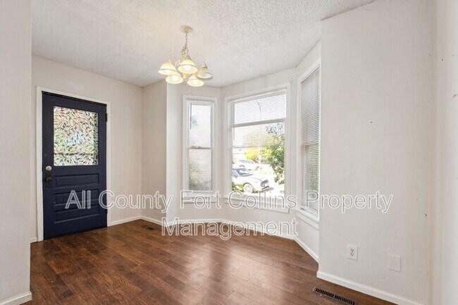 Foto del edificio - 403 E 3rd St