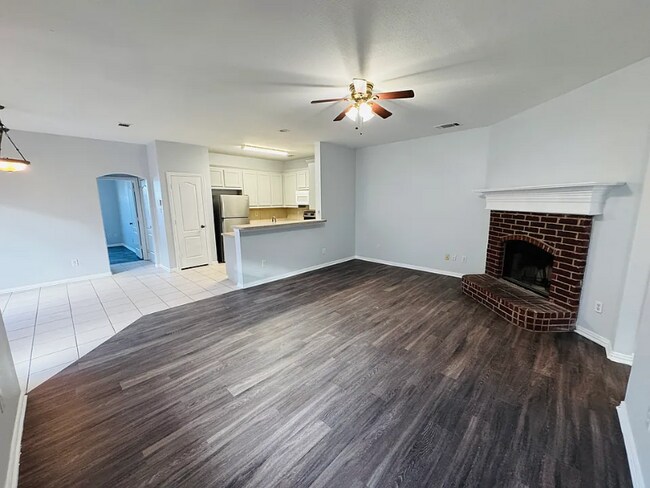 Foto del edificio - 5728 Swords Dr