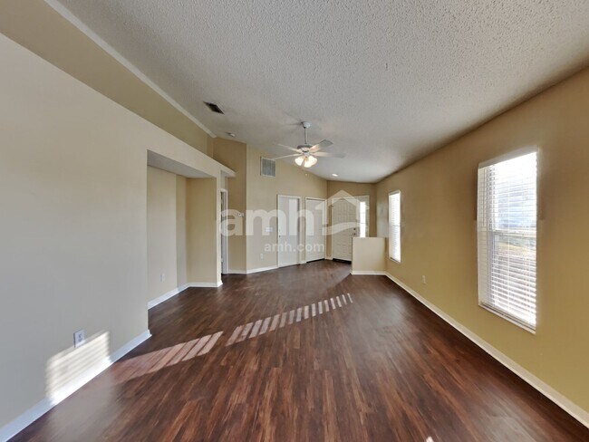 Foto del edificio - 22747 Saint Thomas Cir