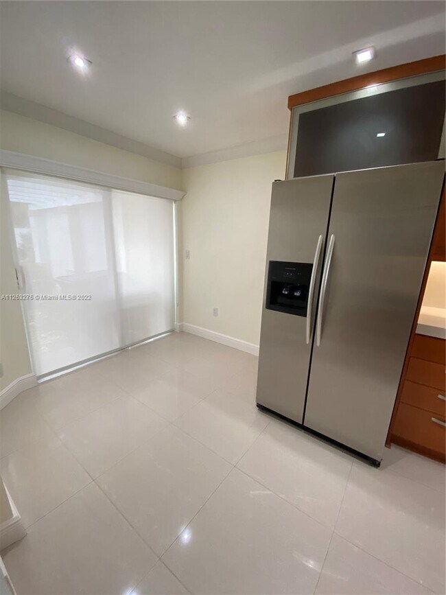 Foto del edificio - 10961 NW 65th St