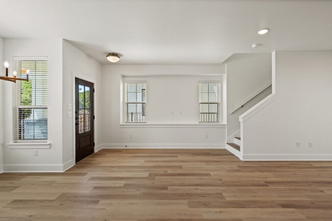 Building Photo - 524 Mercado St