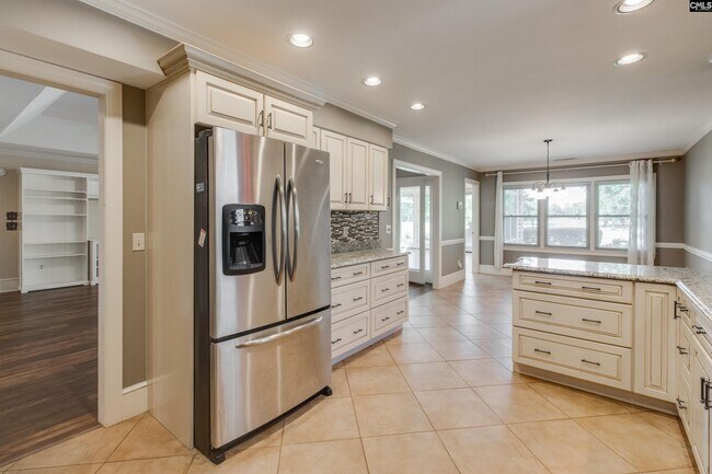 Building Photo - 98 Saluda Dr