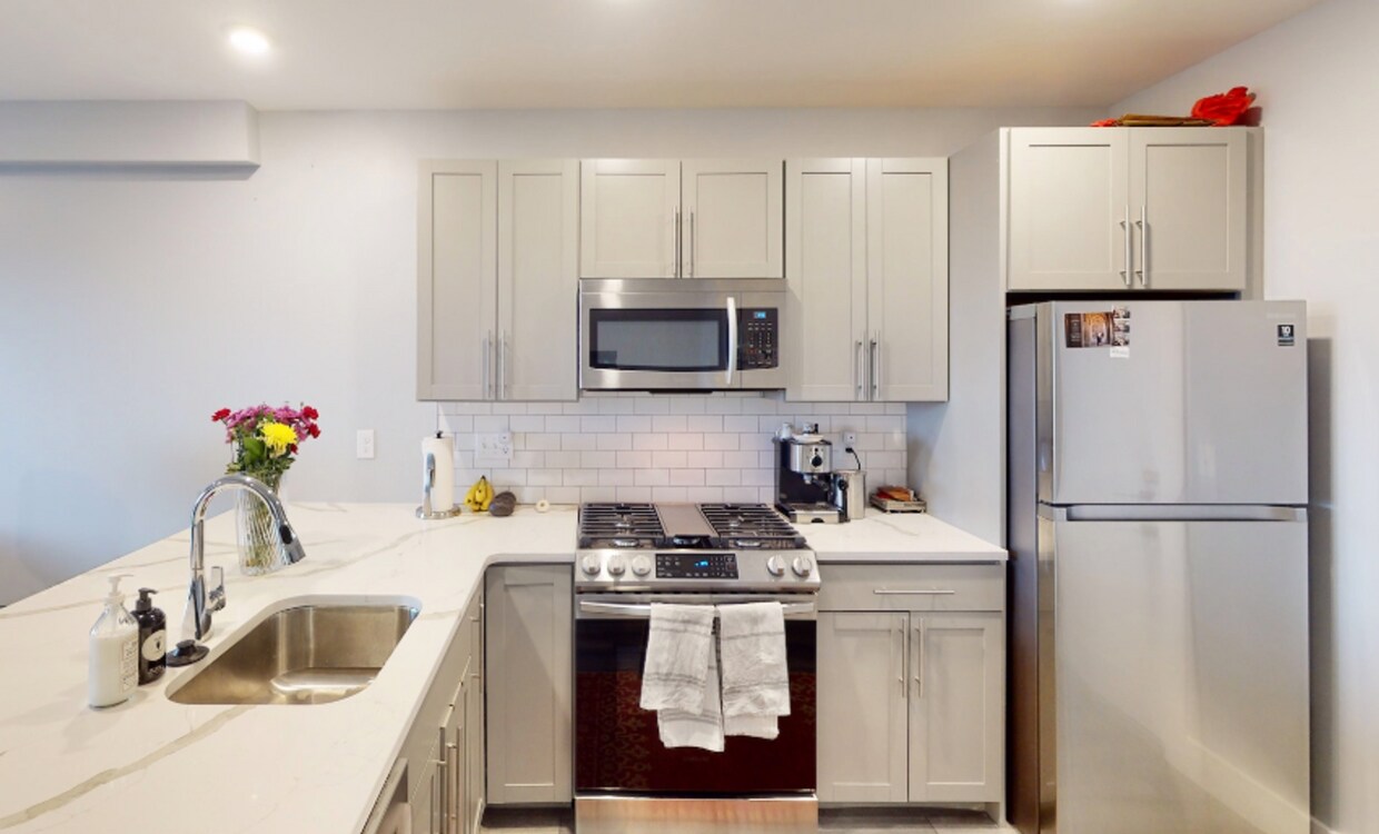 Primary Photo - LUXURY BUILDING SOUTH BOSTON - ROOFDECK - ...