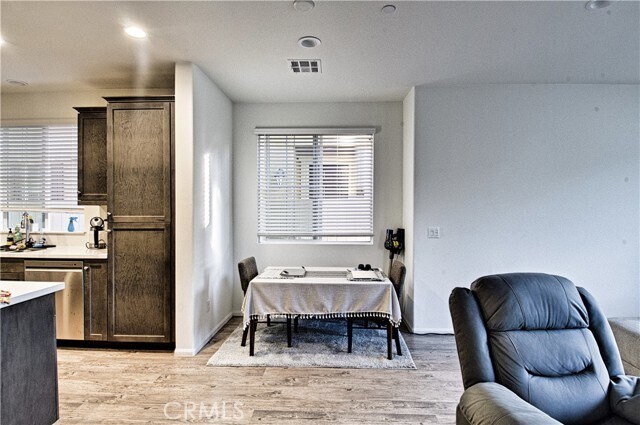 Foto del edificio - 202 Bay Laurel Ct