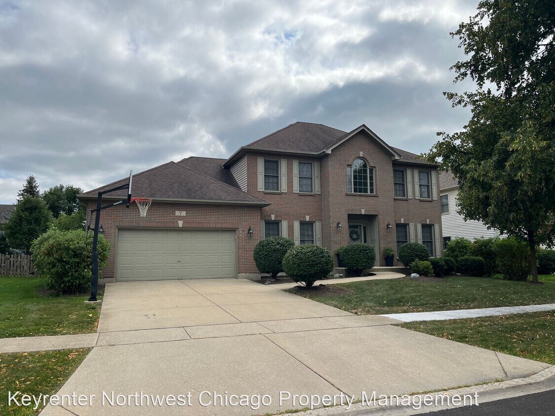 5 br, 3.5 bath House 7 W Sandstone Ct House for Rent in South Elgin