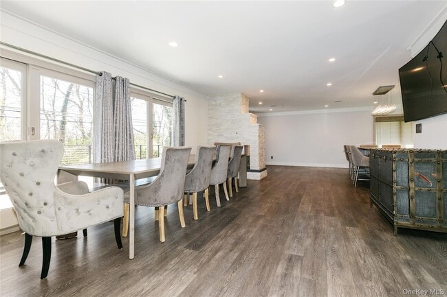 Building Photo - 22 Olive St