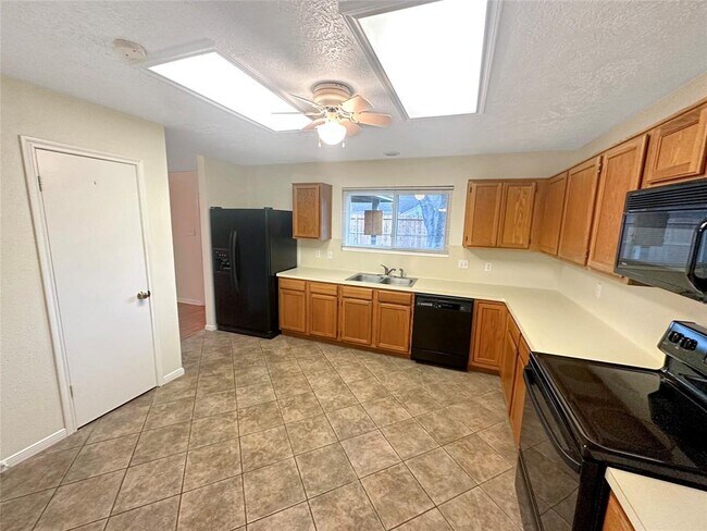 Building Photo - 16726 Square Rigger Ln