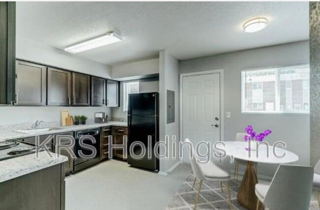 Building Photo - 4128 Newsome Dr