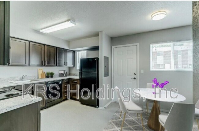 Foto del edificio - 4128 Newsome Dr