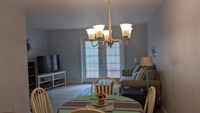 Building Photo - Oakbrook Condominiums